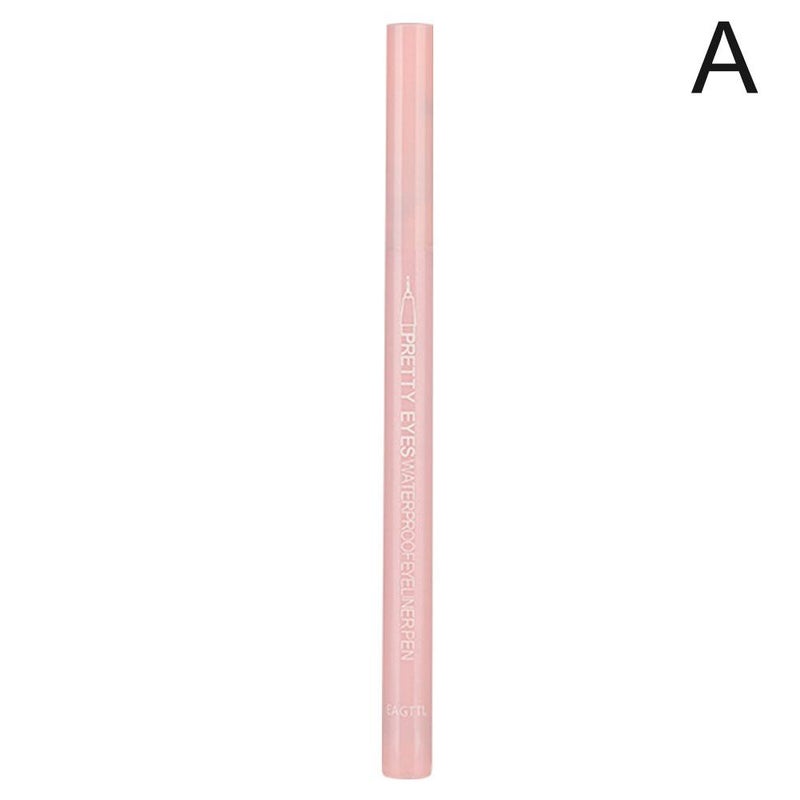 كحل أسود رائع، رفيع بخطوط ناعمة، لون متساوي، مقاوم للماء، مقاوم للعرق، ومقاوم للتلطخ.